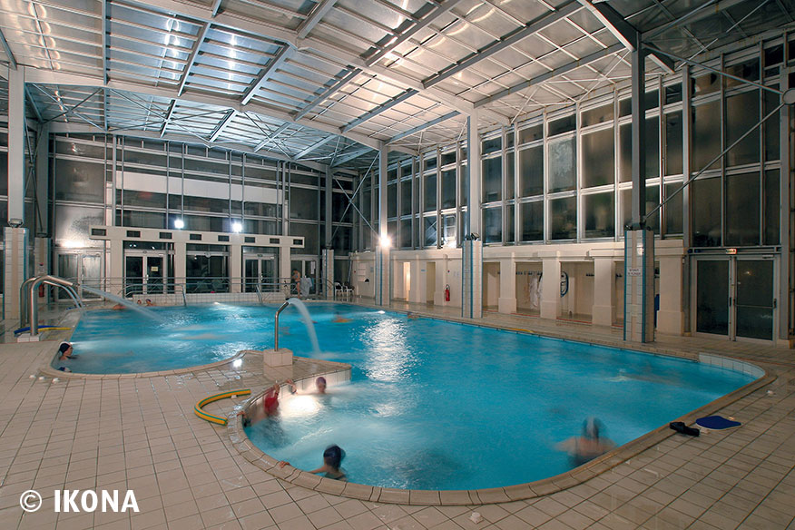 Thermes Luxeuil piscine nuit 1