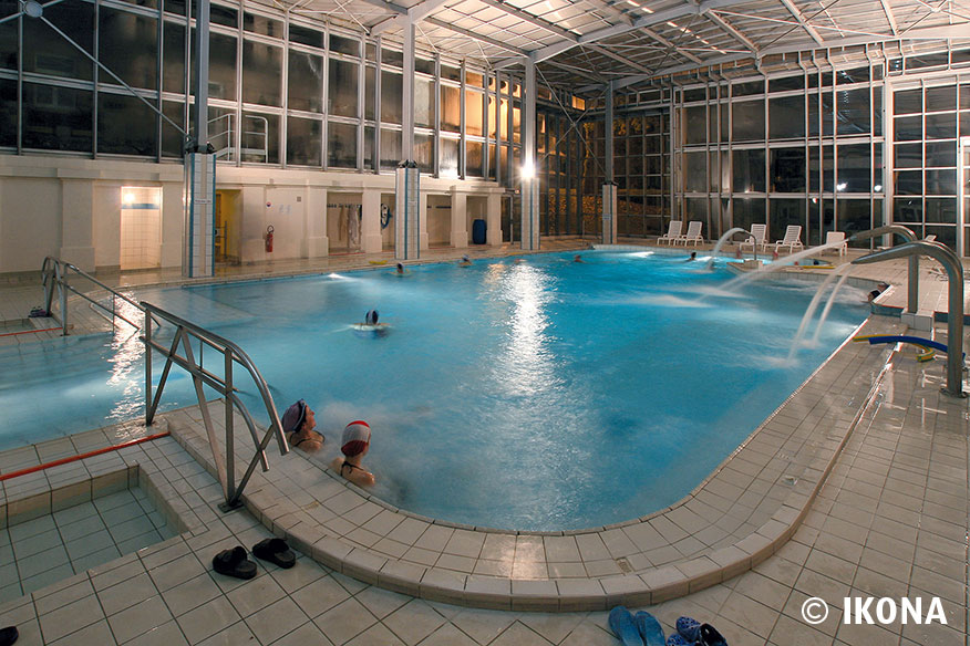 Thermes Luxeuil piscine nuit 3